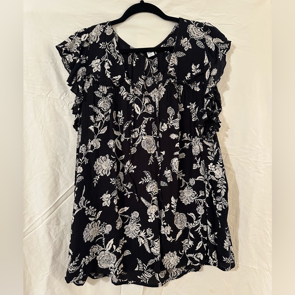 Old Navy Black and White Floral Blouse